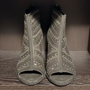 Avenue Cloudwalkers Peep Toe boots w rhinestone detailing in Black women's 10W